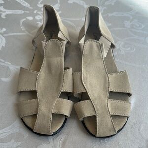Comfort Ease Women’s  Fabric Beige Sandals Size 8.5